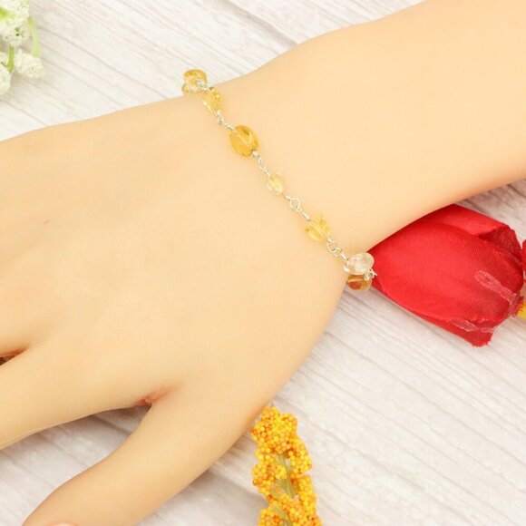 "Trendy Handmade Bracelet – A Thoughtful Gift for Girls & Women | UNVRC1392 - Picture 5 of 10